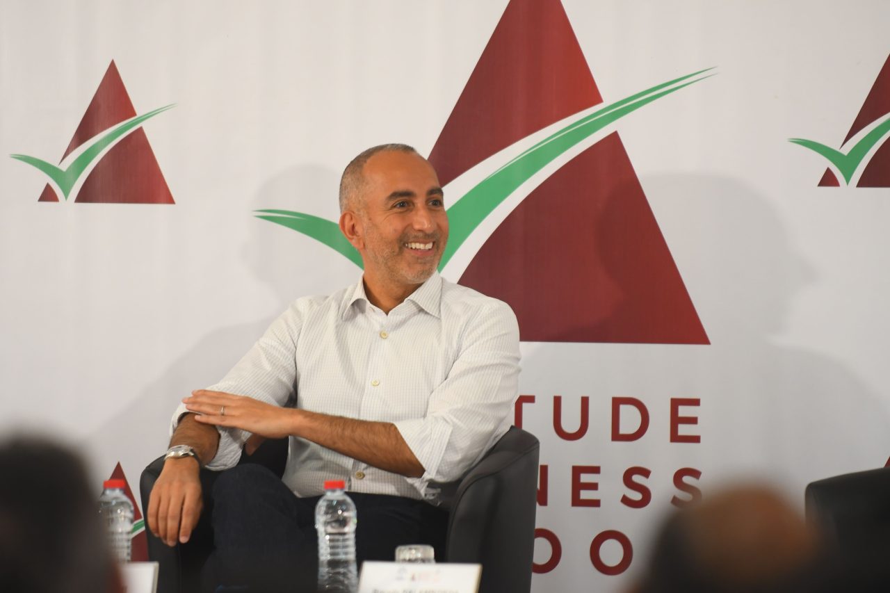 Hassanein Hiridjee, CEO du groupe Axian « La positive attitude : clé pour triompher des défis » - Aptitude Story